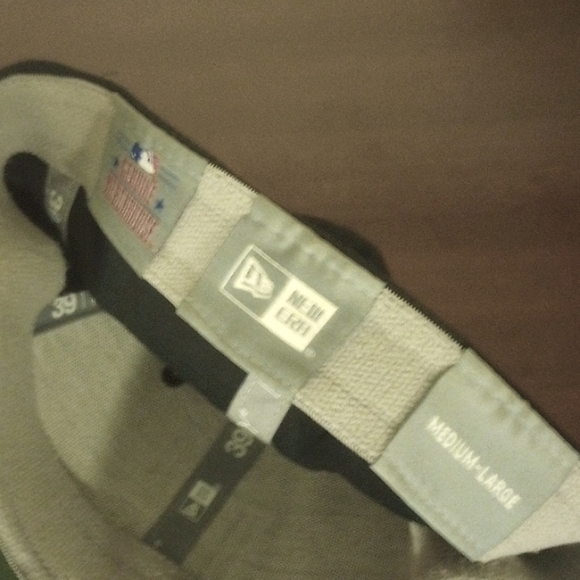 Cleveland Indians hat - Picture 5 of 5